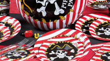 Kit di piatti, bicchieri e accessori a tema 
