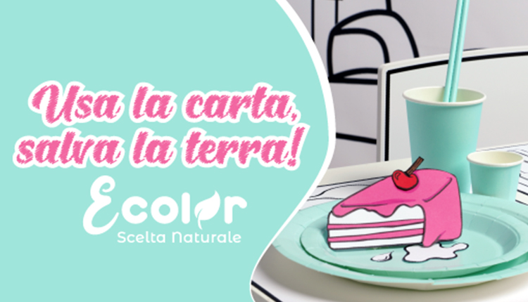Immagine che mostra piatti e bicchieri colorati con un design di torta e decorazioni in toni pastello. Il testo recita 'Usa la carta, salva la terra!' con il logo Ecolor sotto.