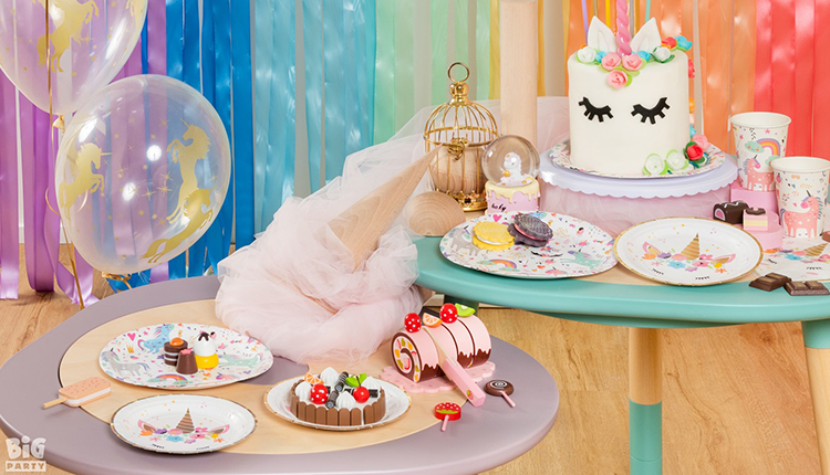 Il coordinato Unicorn su una tavola piena di colori