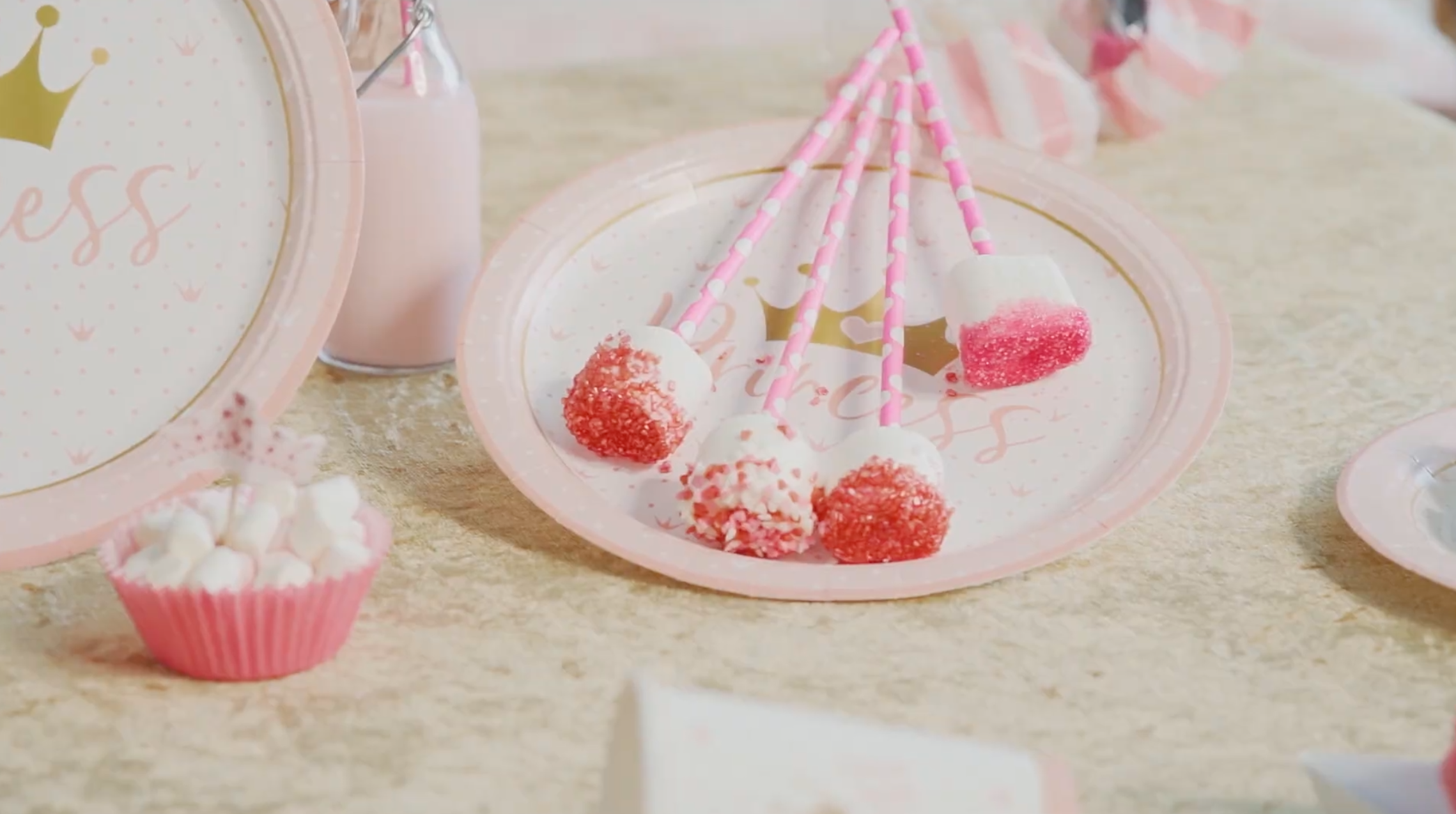Decorazioni per un pigiama party a tema principesse